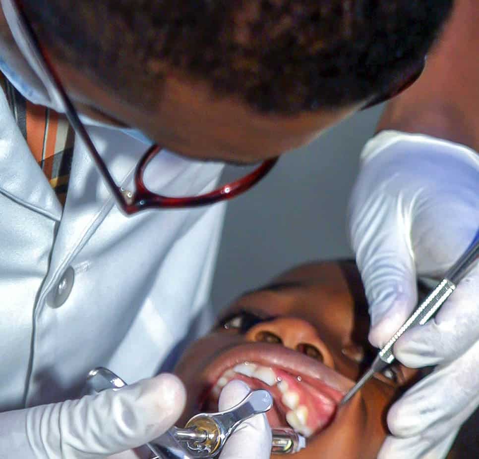 Fast and effective 1-hour teeth whitening service for instant results Mansfield